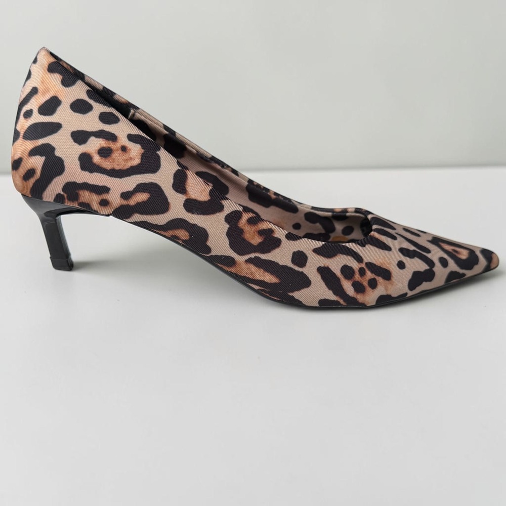 Zara Kitten Heel Pumps Women 6 Leopard Print Pointed Toe Mob Wife Office Siren